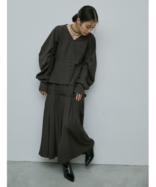 AIC.（エーアイシー）の「コクーンスリーブペプラムトップス/セレモニー対応（シャツ/ブラウス・レディース・チャコールグレー・FREE）」の13枚目の写真