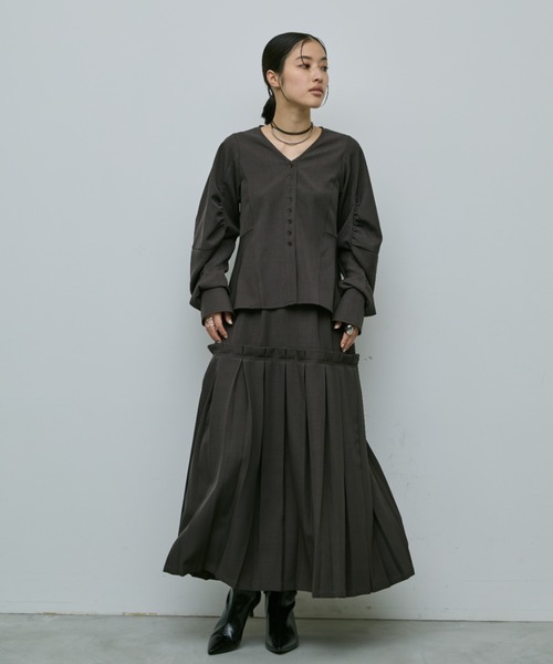 AIC.（エーアイシー）の「コクーンスリーブペプラムトップス/セレモニー対応（シャツ/ブラウス・レディース・チャコールグレー・FREE）」の16枚目の写真