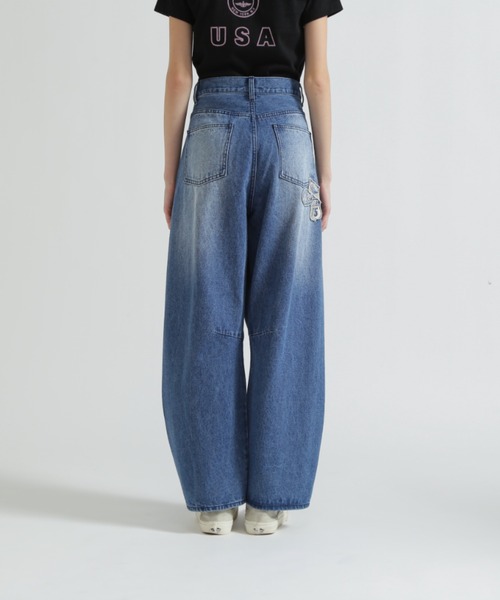 AVIREX（アヴィレックス）の「WAPPEN BARREL LEG DENIM PANTS（デニムパンツ・レディース・インディゴブルー/ブルー系その他/ピンク・S/M）」の5枚目の写真