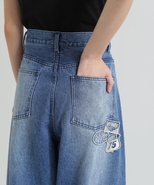 AVIREX（アヴィレックス）の「WAPPEN BARREL LEG DENIM PANTS（デニムパンツ・レディース・インディゴブルー/ブルー系その他/ピンク・S/M）」の7枚目の写真