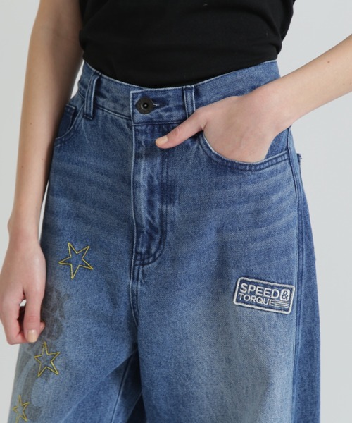 AVIREX（アヴィレックス）の「WAPPEN BARREL LEG DENIM PANTS（デニムパンツ・レディース・インディゴブルー/ブルー系その他/ピンク・S/M）」の4枚目の写真
