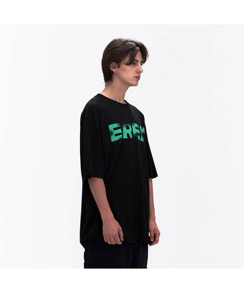 ERER（エルエル）の「[UN] ERER ネオングラフィティ Tシャツ ブラック（Tシャツ/カットソー・レディース・ブラック・4/3/1/2）」の3枚目の写真