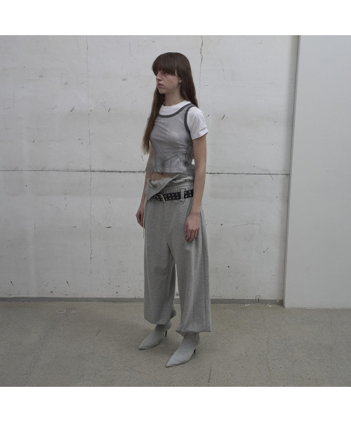 LCDC TM(エルシーディーシーティーエム)の「SHEER FRILL KNIT TOP (GREY)(ニット/セーター・レディース・ライトグレー・SMALL)」の2枚目の写真