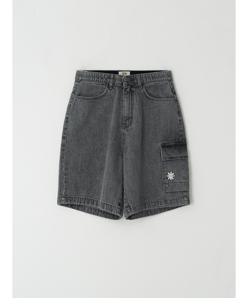 RMRN（アルエームアルエヌ）の「RELAXED DENIM SHORTS（その他パンツ・レディース・チャコールグレー・1/2）」の4枚目の写真