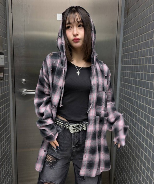 A'gem（エージェム）の「A'GEM/9 × .kom 『A'gem/エージェム』ダメージフードチャックシャツ（シャツ/ブラウス・メンズ・ピンク/ブラック・FREE）」の11枚目の写真