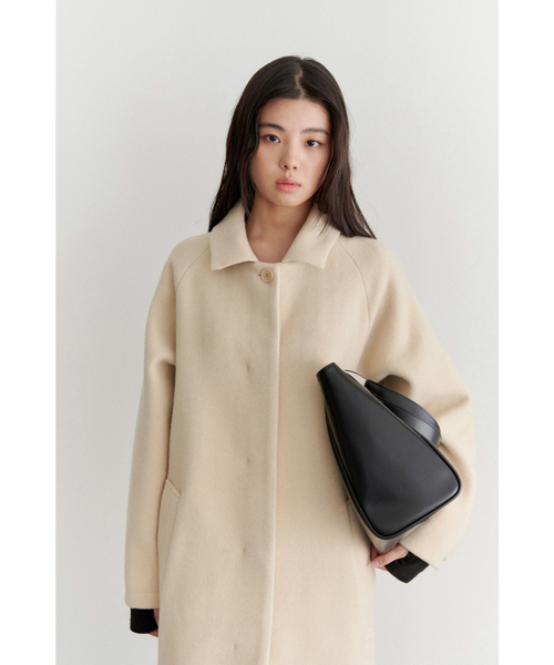 Yuje（ユジェ）の「ANGORA RAGLAN COAT (2color)（チェスターコート・レディース・ブラック/Cream・FREE）」の4枚目の写真