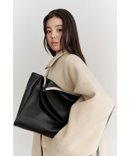 Yuje（ユジェ）の「ANGORA RAGLAN COAT (2color)（チェスターコート・レディース・ブラック/Cream・FREE）」の9枚目の写真