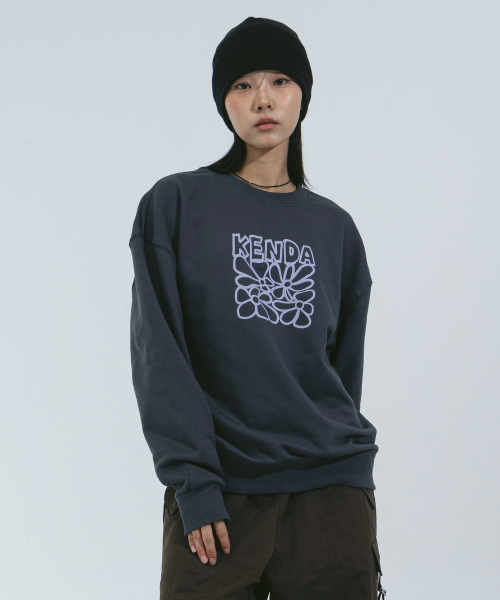 KENDA(ケンダ)の「FLORAL GRAPHIC LOGO MTM (CHARCOAL)(スウェット・レディース・ダークグレー・MEDIUM/LARGE/SMALL/X-LARGE)」の1枚目の写真