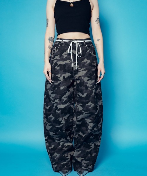 Subciety(サブサエティ)の「【WOMENS】Camouflage baggy pants(その他パンツ・レディース・カーキ/ブラック・FREE)」の1枚目の写真