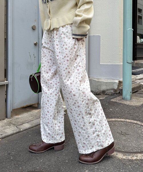 CIAOPANIC(チャオパニック)の「【neutral by ciaopanic】花柄イージーパンツ(その他パンツ・レディース・ブラック/アイボリー・FREE)」の8枚目の写真