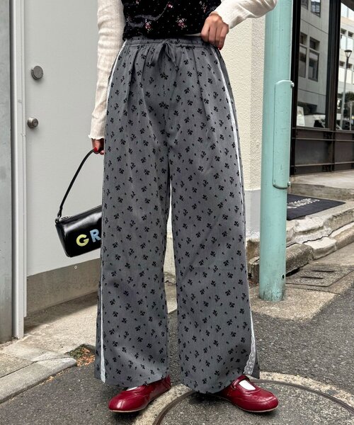 CIAOPANIC(チャオパニック)の「【neutral by ciaopanic】花柄イージーパンツ(その他パンツ・レディース・ブラック/アイボリー・FREE)」の13枚目の写真