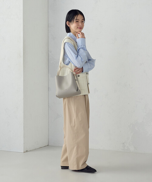 MONO COMME CA(モノコムサ)の「2WAY ワンショルダー(ショルダーバッグ・レディース・ベージュ/ブラック/グレー・FREE)」の4枚目の写真