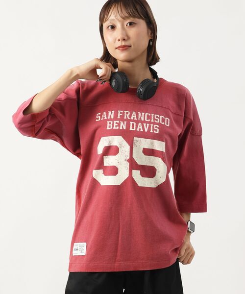 BEN DAVIS(ベンデイビス)の「【BEN DAVIS(ベンデイビス)】VNTG FOOTBALL TEE / Tシャツ クルーネック 七分丈 ナンバリング プリント ユニセックス 加工(Tシャツ/カットソー・メンズ・ブラック/ネイビー/レッド/ホワイト系その他・X-LARGE/LARGE/MEDIUM)」の1枚目の写真