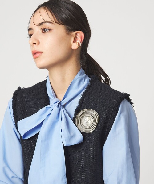 green label relaxing(グリーンレーベルリラクシング)の「フラットフラワー コサージュ(ブローチ/コサージュ・レディース・ベージュ/モカ/ライトグレー・FREE)」の6枚目の写真