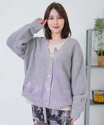 iS ScoLar（イズスカラー）の「553281：蝶柄箔プリントニットカーディガン（カーディガン/ボレロ）」