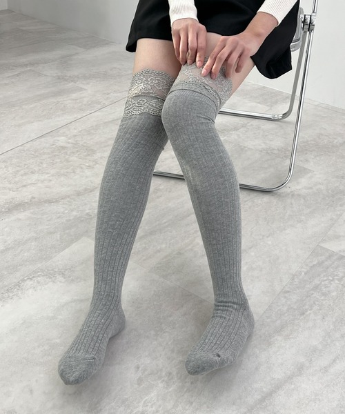 Futier land（フューティアランド）の「レースレイヤードニーハイソックス（ソックス/靴下・レディース・ブラック/グレー/ホワイト・FREE）」の5枚目の写真