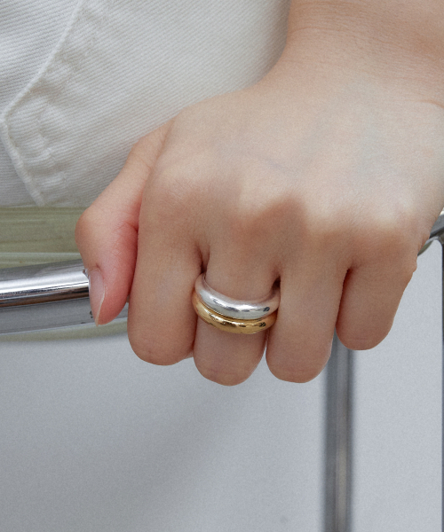 BYWEEKEND（バイウィーケンド）の「Hug ring（リング・レディース・マルチ/シルバー×ゴールド・FREE/17/15 /13）」の2枚目の写真