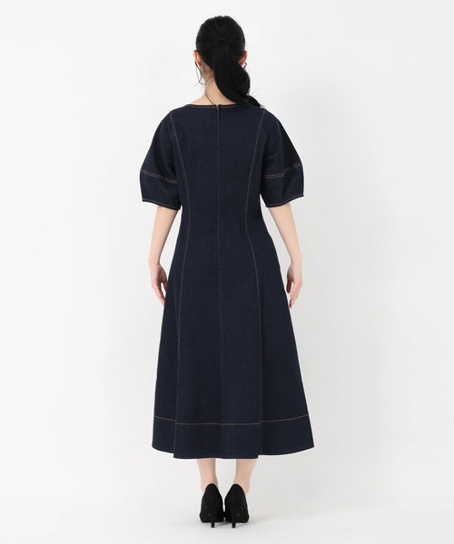 STRAWBERRY-FIELDS(ストロベリーフィールズ)の「アリコットストレッチ_デニムフィット&フレアワンピース(ワンピース・レディース・インディゴブルー・2)」の4枚目の写真