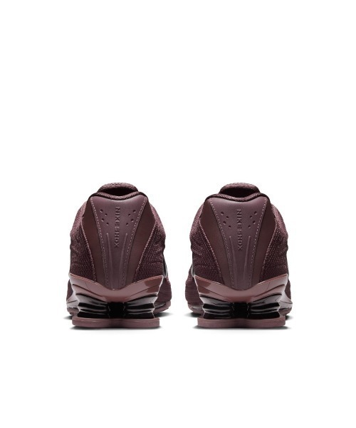 NIKE(ナイキ)の「NIKE Shox Z(ナイキ ウィメンズ ショックス Z)(スニーカー・レディース・ブラック系/ブラウン系・23cm/23.5cm/24cm/24.5cm/25cm/28.5cm/28cm/29cm/26cm/26.5cm/27.5cm/27cm/25.5cm)」の18枚目の写真