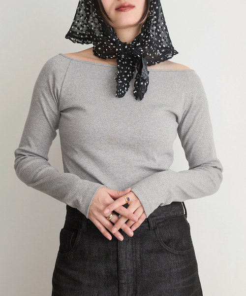 IENA LA BOUCLE（イエナラブークル）の「IENA LA BOUCLE コンパクトベアボートネックカット（Tシャツ/カットソー・レディース・ブラック/グレー/ホワイト・FREE）」の7枚目の写真