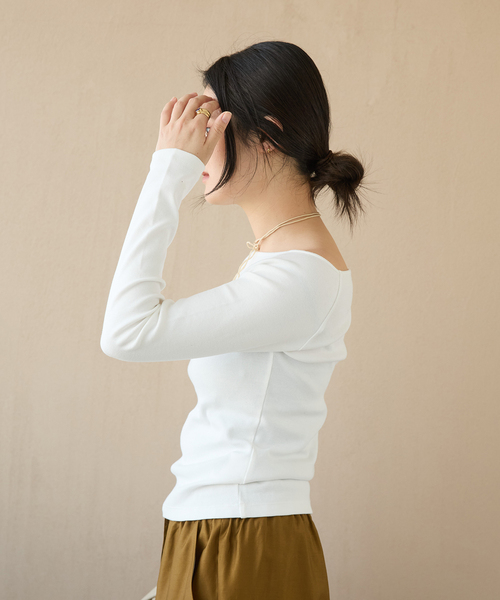 IENA LA BOUCLE（イエナラブークル）の「IENA LA BOUCLE コンパクトベアボートネックカット（Tシャツ/カットソー・レディース・ブラック/グレー/ホワイト・FREE）」の17枚目の写真