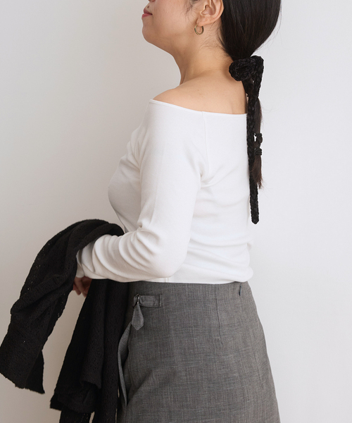 IENA LA BOUCLE（イエナラブークル）の「IENA LA BOUCLE コンパクトベアボートネックカット（Tシャツ/カットソー・レディース・ブラック/グレー/ホワイト・FREE）」の21枚目の写真