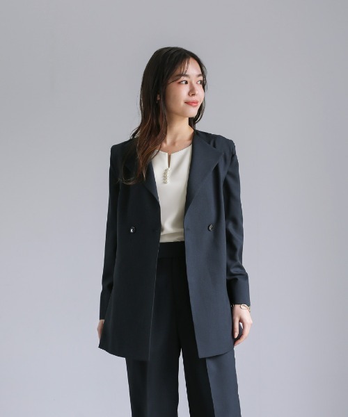 White Collection(ホワイトコレクション)の「【 コーデ自在 】 ライトモククロス・2WAYダブルジャケット(テーラードジャケット・レディース・グレイッシュベージュ/グレー/ネイビー・L/M/S)」の20枚目の写真