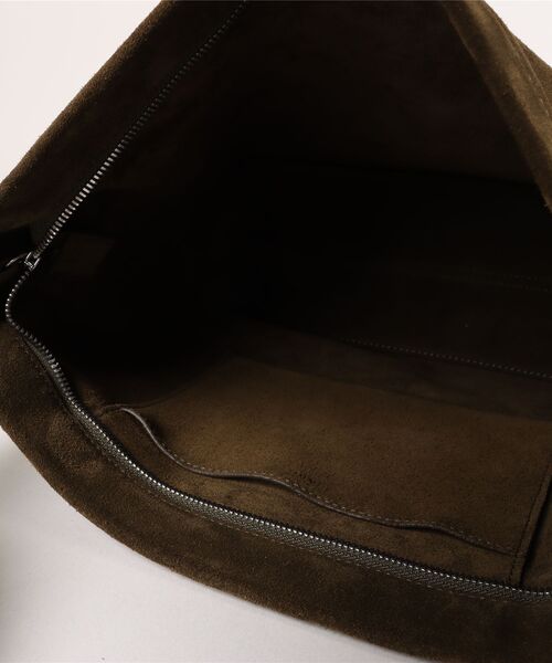 A.P.C.（アーペーセー）の「BESACE MAIKO（ショルダーバッグ・レディース・カーキ・ONESIZE）」の4枚目の写真