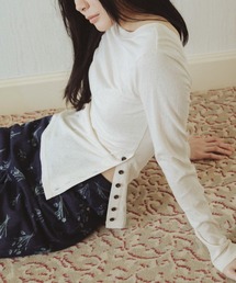 FUULLY STUDIO（フーリィーステューディオ）の「バックオープンサイドボタントップス（Tシャツ/カットソー）」