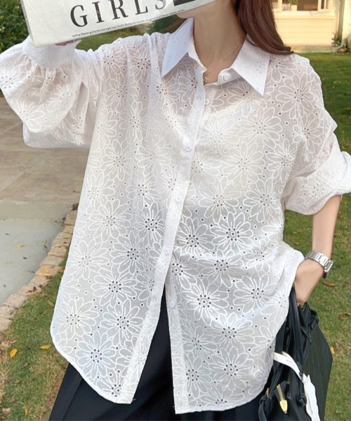 ReRe(リリ)の「フラワーデザイン刺繍シャツ(シャツ/ブラウス・レディース・ブラック/ブルー/グレー/グリーン/ピンク/ホワイト・FREE)」の1枚目の写真