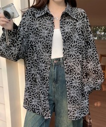 フラワーデザイン刺繍シャツ