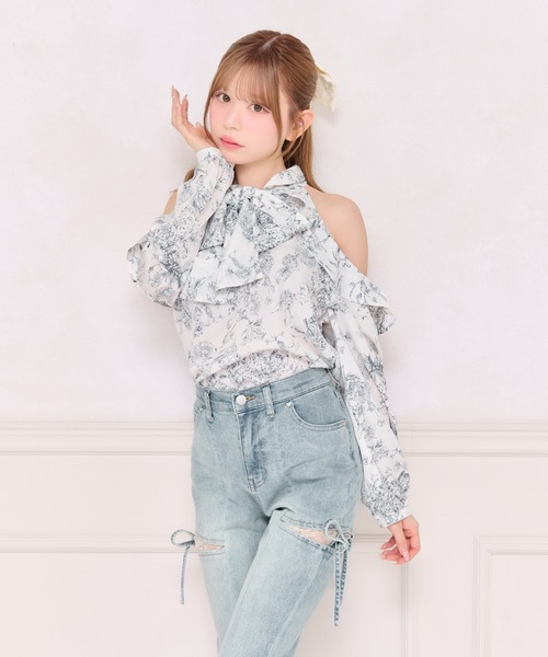 apres jour(アプレジュール)の「ホルターネックボウタイブラウス(シャツ/ブラウス・レディース・ネイビー/ホワイト系その他/ピンクベージュ・フリー/X-LARGE)」の9枚目の写真
