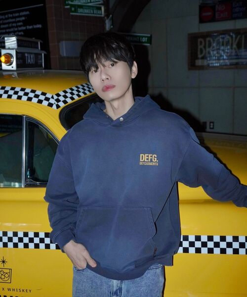 DEFGARMENTS（デフグラメンツ）の「CRACK LOGO SWEAT HOOD [NAVY]（パーカー・レディース・その他・MEDIUM/LARGE）」の4枚目の写真
