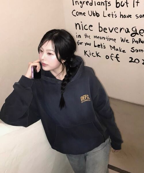 DEFGARMENTS（デフグラメンツ）の「CRACK LOGO SWEAT HOOD [NAVY]（パーカー・レディース・その他・MEDIUM/LARGE）」の5枚目の写真
