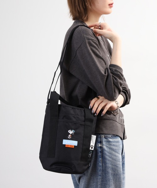 SNOOPY(スヌーピー)の「SNOOPY スヌーピー ドラムショルダーバッグ 巾着 RE-PET(ショルダーバッグ・レディース・ブラック/ベージュ/グレー・FREE)」の22枚目の写真