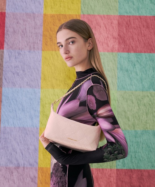 CHARLES & KEITH(チャールズ & キース)の「Duo ドゥオ キルティング ショルダーバッグ(ショルダーバッグ・レディース・ブラック/ピンク系その他3/ライトイエロー・S)」の3枚目の写真
