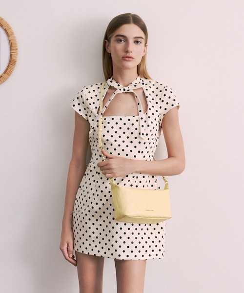 CHARLES & KEITH(チャールズ & キース)の「Duo ドゥオ キルティング ショルダーバッグ(ショルダーバッグ・レディース・ブラック/ピンク系その他3/ライトイエロー・S)」の21枚目の写真