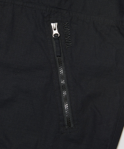 NOMANUAL(NOMANUAL)の「WASHED HOODED JACKET - BLACK(ナイロンジャケット・レディース・その他・LARGE/SMALL/MEDIUM)」の7枚目の写真