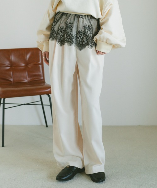 VANNIE U(ヴァニーユー)の「裾レース切替キャミ / カップ付(キャミソール・レディース・ホワイト/ブラック・FREE)」の13枚目の写真