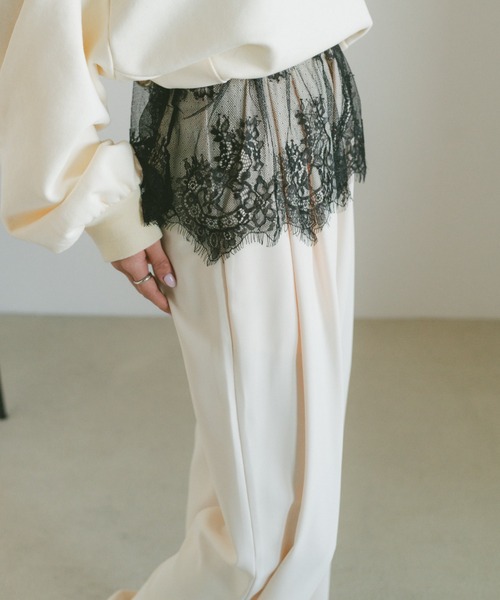 VANNIE U(ヴァニーユー)の「裾レース切替キャミ / カップ付(キャミソール・レディース・ホワイト/ブラック・FREE)」の19枚目の写真