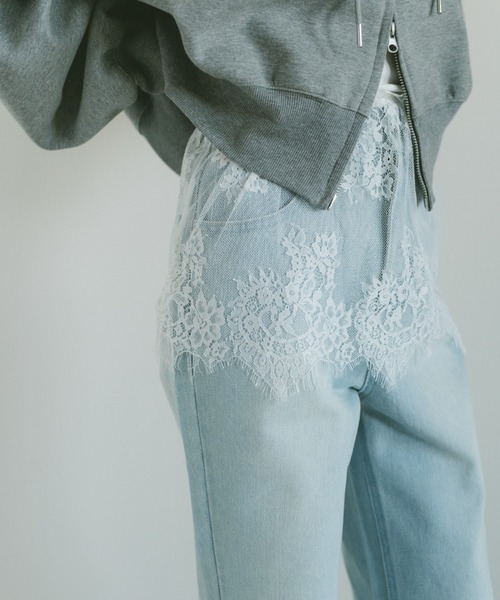 VANNIE U(ヴァニーユー)の「裾レース切替キャミ / カップ付(キャミソール・レディース・ホワイト/ブラック・FREE)」の15枚目の写真