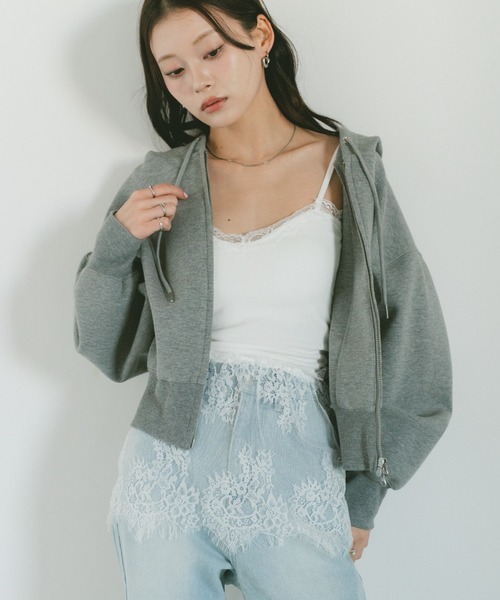 VANNIE U(ヴァニーユー)の「裾レース切替キャミ / カップ付(キャミソール・レディース・ホワイト/ブラック・FREE)」の17枚目の写真