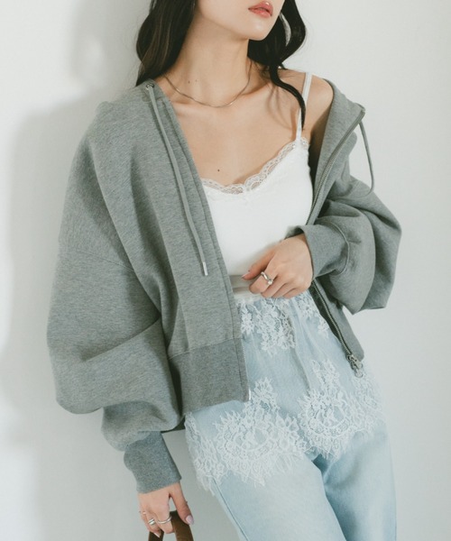 VANNIE U(ヴァニーユー)の「裾レース切替キャミ / カップ付(キャミソール・レディース・ホワイト/ブラック・FREE)」の18枚目の写真