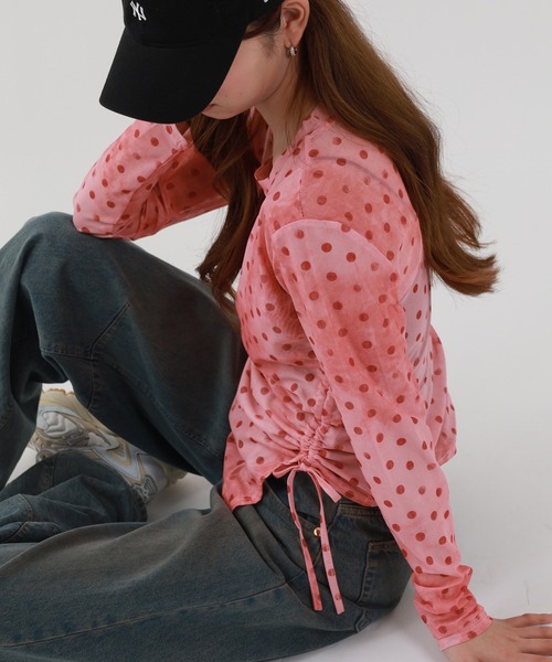 crossi（クロッシー）の「ドット柄サイドシャーリングチュールレーストップス 長袖（Tシャツ/カットソー・レディース・パープル/イエロー/グリーン/ブルー/ピンク・FREE）」の5枚目の写真