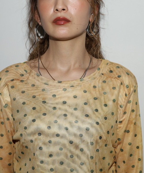 crossi（クロッシー）の「ドット柄サイドシャーリングチュールレーストップス 長袖（Tシャツ/カットソー・レディース・パープル/イエロー/グリーン/ブルー/ピンク・FREE）」の18枚目の写真