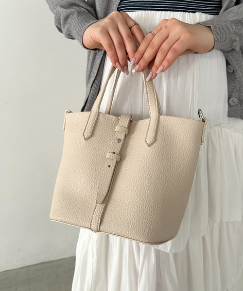 Outfitter lab(アウトフィッターラボ)の「ベルトデザインポーチ付きショルダーバッグ(ショルダーバッグ・レディース・レッド/ホワイト/ピンク/ブラック・FREE)」の10枚目の写真