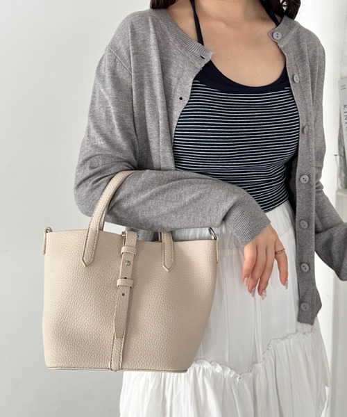 Outfitter lab(アウトフィッターラボ)の「ベルトデザインポーチ付きショルダーバッグ(ショルダーバッグ・レディース・レッド/ホワイト/ピンク/ブラック・FREE)」の12枚目の写真