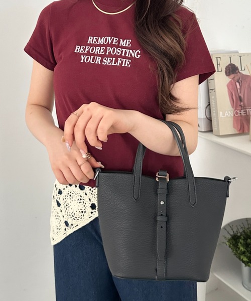 Outfitter lab(アウトフィッターラボ)の「ベルトデザインポーチ付きショルダーバッグ(ショルダーバッグ・レディース・レッド/ホワイト/ピンク/ブラック・FREE)」の17枚目の写真