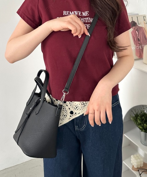 Outfitter lab(アウトフィッターラボ)の「ベルトデザインポーチ付きショルダーバッグ(ショルダーバッグ・レディース・レッド/ホワイト/ピンク/ブラック・FREE)」の20枚目の写真