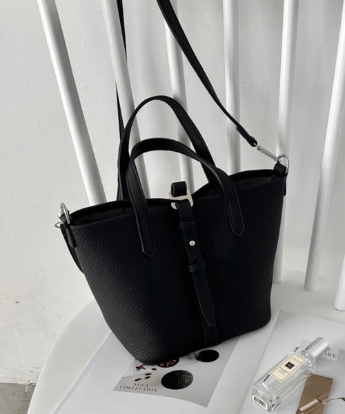 Outfitter lab(アウトフィッターラボ)の「ベルトデザインポーチ付きショルダーバッグ(ショルダーバッグ・レディース・レッド/ホワイト/ピンク/ブラック・FREE)」の15枚目の写真
